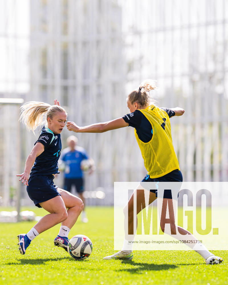 Thea Bjelde of the Norwegian womens national football team during a training session on October 8, 2026 in Bucharest. Photo: Marius Simensen BILDBYRAN Cop 238 bbeng dam fifa women s world cup qualifier football fotball fotboll norge norway practice soccer training trening träning