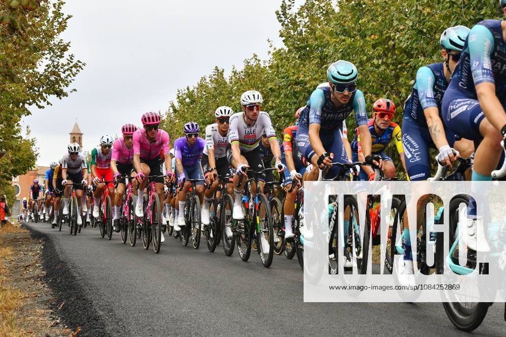 IPA89429256 - Brandon McNulty (USA) riding in the pack during Il Gran Piemonte 2026, a street cycling race in Aqui Terme, Italy, on October 8, 2026