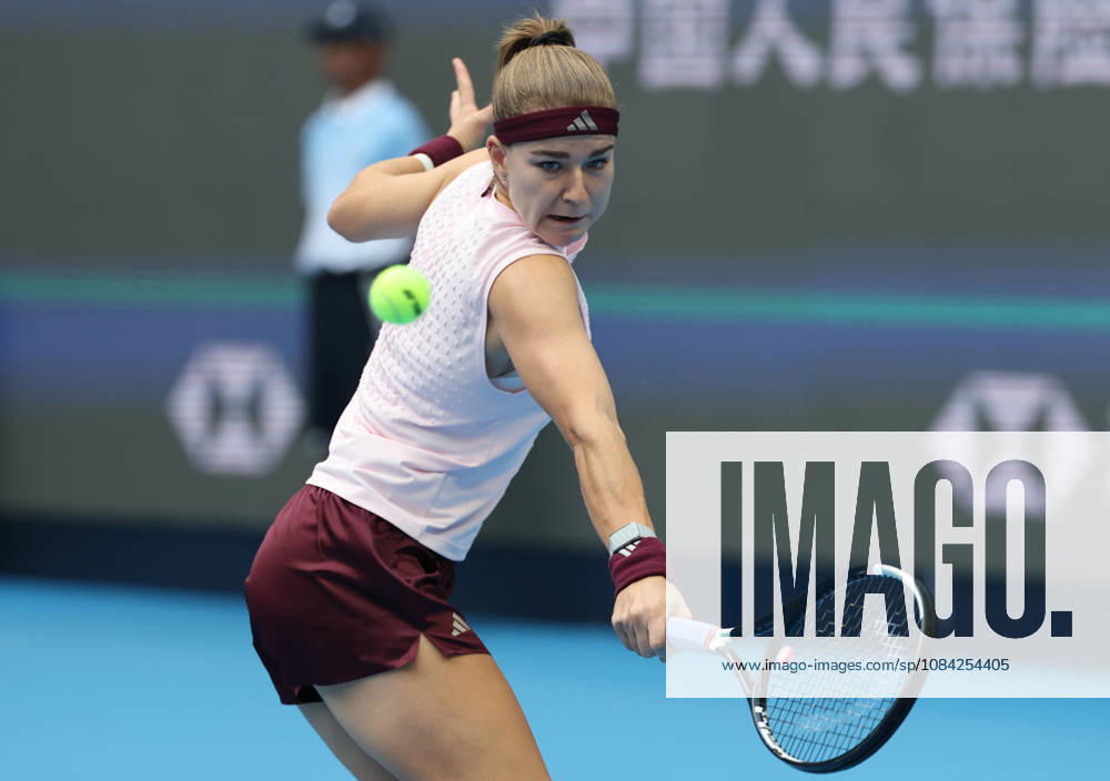 (261008) -- BEIJING, Oct. 8, 2026 -- Karolina Muchova of the Czech Republic hits a return during the women s singles quarterfinal match between Karolina Muchova of the Czech Republic and Nikola Bartunkova of the Czech Republic at 2026 China Open tennis tournament in Beijing, China, Oct. 8, 2026. ) (SP)CHINA-BEIJING-TENNIS-CHINA OPEN-WOMEN S SINGLES (CN) ZhangxChenlin
