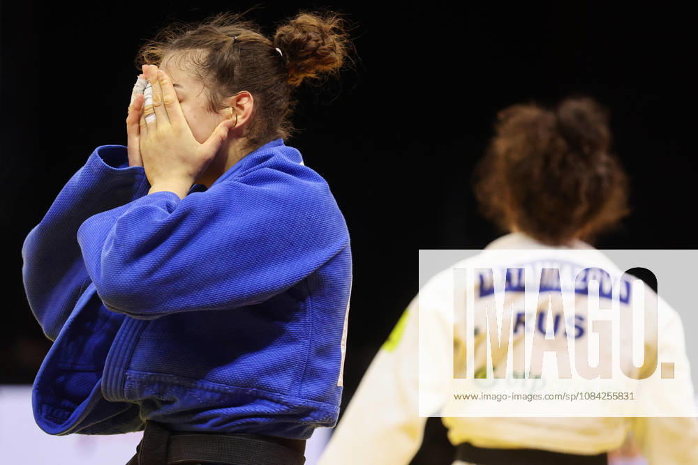 AZERBAIJAN, BAKU - OCTOBER 8, 2026: Madina Taimazova (R) of Russia and Aleksandra Andric of Serbia are pictured after their -70 kg bout as part of the 2026 World Judo Championships at the National Gymnastics Arena. Mikhail Sinitsyn TASS 98954979