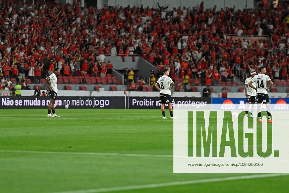 7th October 2026; Beira-Rio Stadium, Porto Alegre, Brazil; Brazilian Serie A Football, Internacional versus Corinthians; Rodrigo Garro, Raniele and players of Corinthians laments the scored goal by Alan Patrick of Internacional in the 77th minute to go up 2-0 MaxxPeixoto DiaEsportivo