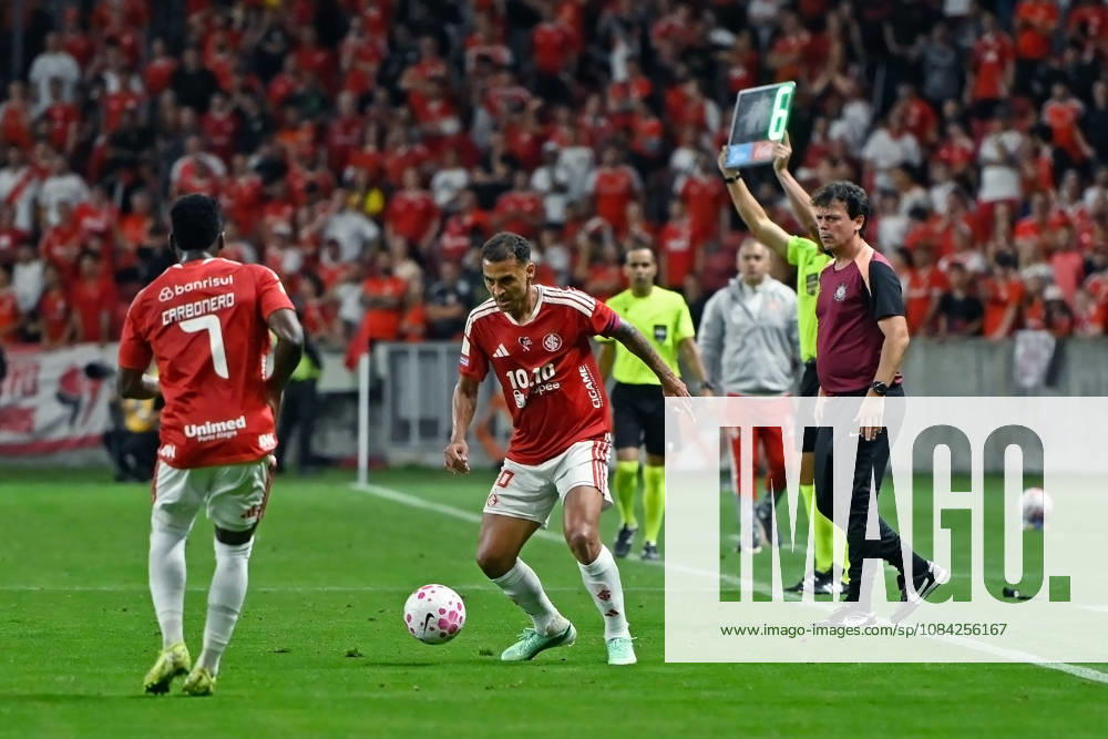 7th October 2026; Beira-Rio Stadium, Porto Alegre, Brazil; Brazilian Serie A Football, Internacional versus Corinthians; Alan Patrick of Internacional runs with the ball MaxxPeixoto DiaEsportivo