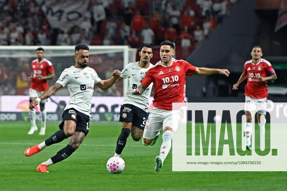 7th October 2026; Beira-Rio Stadium, Porto Alegre, Brazil; Brazilian Serie A Football, Internacional versus Corinthians; Rodrigo Villagra of Internacional battles for possession ball with Raniele and Matheuzinho of Corinthians MaxxPeixoto DiaEsportivo