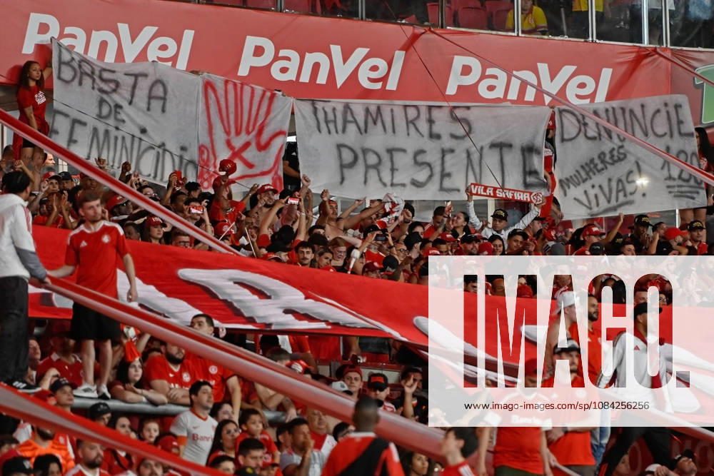 7th October 2026; Beira-Rio Stadium, Porto Alegre, Brazil; Brazilian Serie A Football, Internacional versus Corinthians; Fans of Internacional display a banner in protest against the femicide of Thamires de Ara& xfa;jo Rodrigues, 24 years old, who was murdered in the southern zone of Porto Alegre on the morning of October 5, 2026 MaxxPeixoto DiaEsportivo