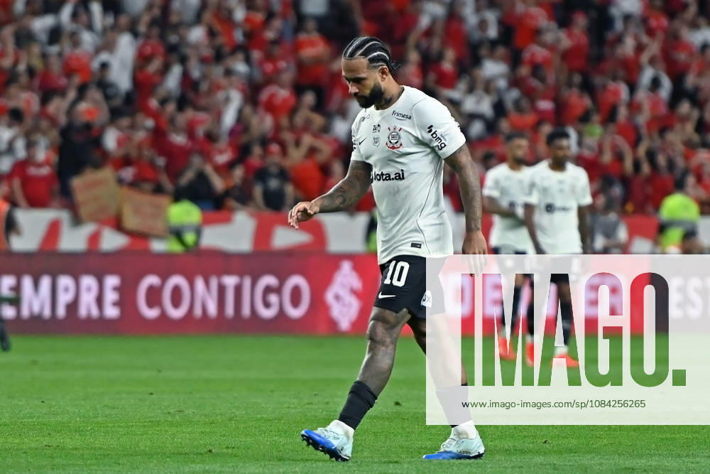 7th October 2026; Beira-Rio Stadium, Porto Alegre, Brazil; Brazilian Serie A Football, Internacional versus Corinthians; Memphis Depay of Corinthians shows dejection after the teams 2-1 defeat after the match MaxxPeixoto DiaEsportivo