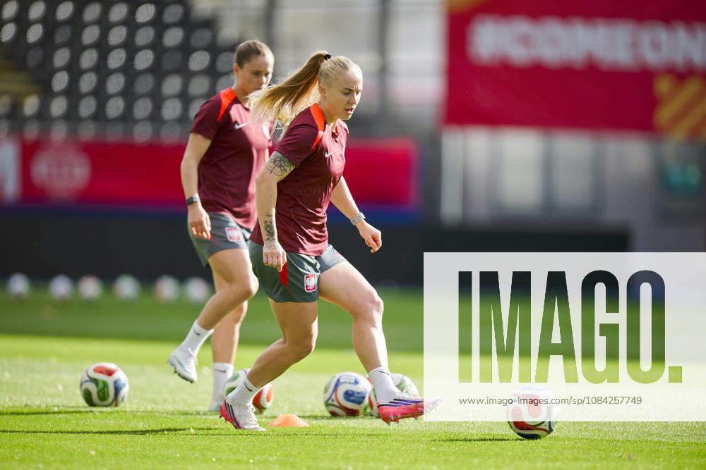 LEUVEN , PILKA NOZNA KOBIET ( WOMEN S FOOTBALL) TRENING OFICJALNY PRZED POLFINALEM BARAZY MISTRZOSTW SWIATA 2027 TRENING NZ. PAULINA DUDEK FOTO RADOSLAW JOZWIAK CYFRASPORT NEWSPIX.PL --- Newspix.pl RA2_6144