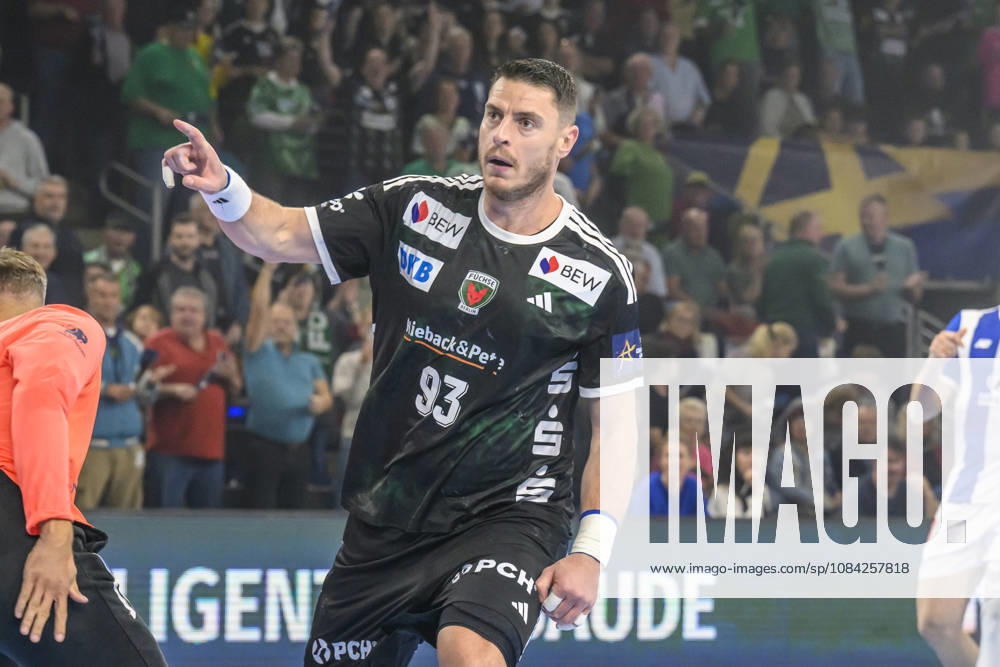 Im Bild v.l.: Mijajlo Marsenic (Fuechse Berlin, 93), Tor, Treffer, Jubel, Torjubel, Freude, Begeisterung, feiert, GER, Berlin, Handball, Füchse Berlin vs FC Porto, EHF Champions League, 3. Spieltag der Gruppe A , in der Max Schmeling Halle, Am Falkplatz 1, 08.10.2026,