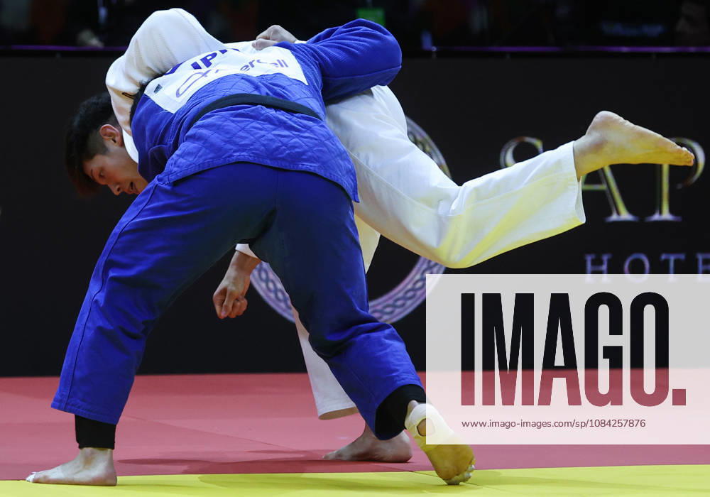 AZERBAIJAN, BAKU - OCTOBER 8, 2026: Sanshiro Murao (in white) of Japan and Goki Tajima of Japan compete in their -90 kg bout as part of the 2026 World Judo Championships at the National Gymnastics Arena. Mikhail Sinitsyn TASS 98959049
