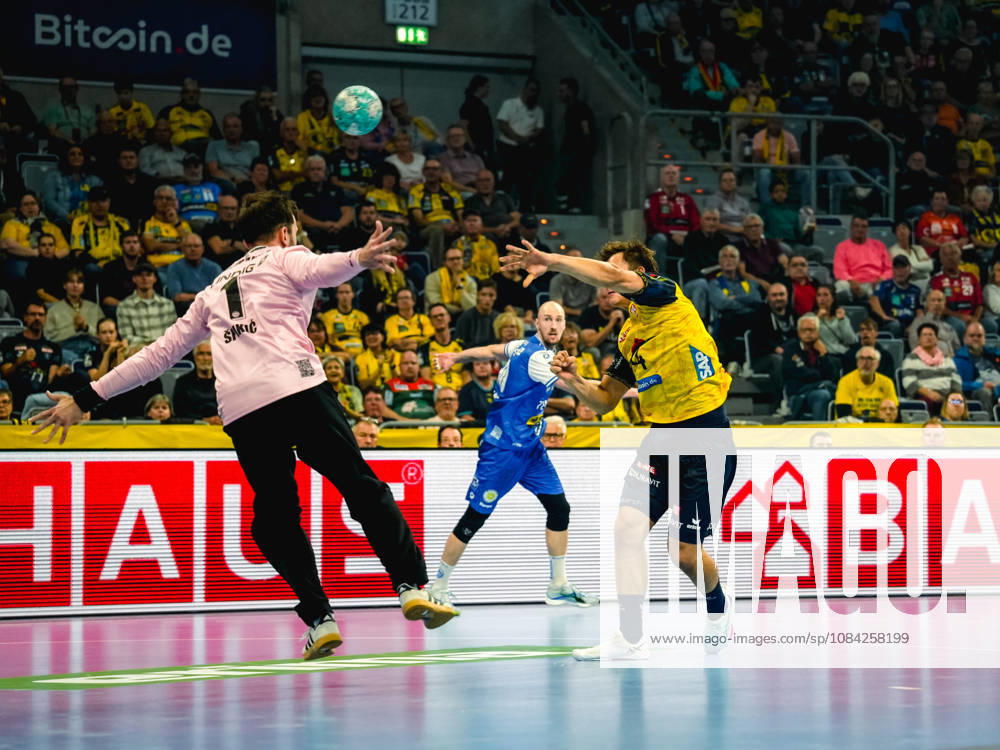 Handball Opel HBL, Rhein-Neckar Loewen - ThSV Eisenach v.l. Matija Spikic (ThSV Eisenach), Gino Steenaerts (Rhein-Neckar Löwen)