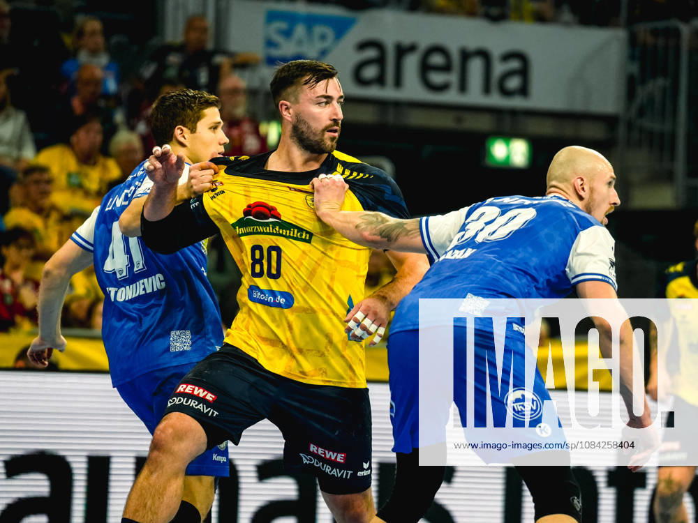 Handball Opel HBL, Rhein-Neckar Loewen - ThSV Eisenach v.l. VukaÅ¡in Antonijevic (ThSV Eisenach), Jannik Kohlbacher (Rhein-Neckar Löwen), Dominik Solak (ThSV Eisenach)