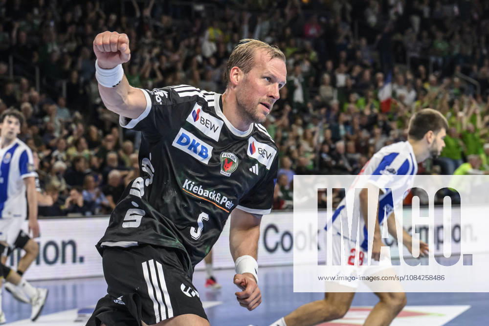 Im Bild v.l.: Max Darj (Fuechse Berlin, 05), Tor, Treffer, Jubel, Torjubel, Freude, Begeisterung, feiert, GER, Berlin, Handball, Füchse Berlin vs FC Porto, EHF Champions League, 3. Spieltag der Gruppe A , in der Max Schmeling Halle, Am Falkplatz 1, 08.10.2026,