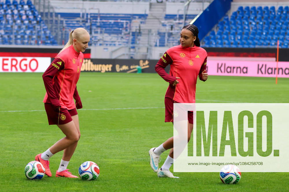 Karlsruhe, Deutschland: 08.10.2026 - Deutsche Fußballnationalmannschaft der Frauen - Abschlusstraining - Testspiel Deutschland vs. Australien Im Bild: v.li. Luzie Zähringer Zaehringer (Deutschland) und Lisa Baum (Deutschland)