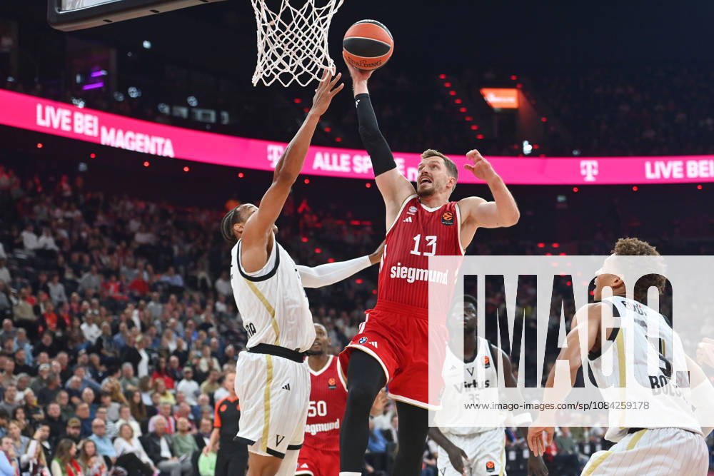 Andreas OBST (FCB) punktet, Aktion,Zweikampf Basketball Euro League,Saison 2026 2027, FC Bayern Muenchen - Virtus Bologna am 08.10.2026 , S A P G A R D EN