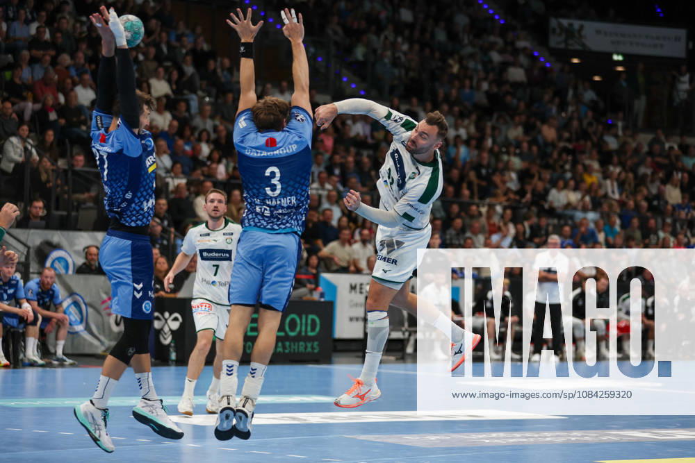 Jona Schoch (HSG Wetzlar, 22) beim Wurf GER, TVB Stuttgart vs. HSG Wetzlar, Handball, Opel Handball-Bundesliga, 8. Spieltag, Spielzeit 2026 2027, 08.10.2026 GER, TVB Stuttgart vs. HSG Wetzlar, Handball, Opel Handball-Bundesliga, 8. Spieltag, Spielzeit 2026 2027, 08.10.2026 Stuttgart