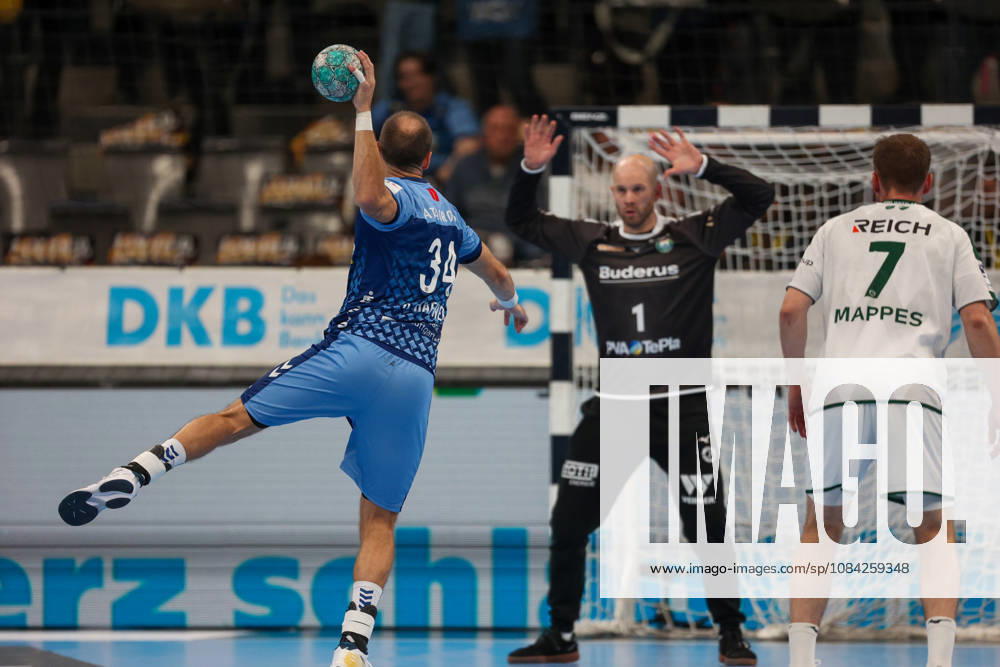 Kai Haefner (TVB Stuttgart, 34) beim Siebenmeterwurf GER, TVB Stuttgart vs. HSG Wetzlar, Handball, Opel Handball-Bundesliga, 8. Spieltag, Spielzeit 2026 2027, 08.10.2026 GER, TVB Stuttgart vs. HSG Wetzlar, Handball, Opel Handball-Bundesliga, 8. Spieltag, Spielzeit 2026 2027, 08.10.2026 Stuttgart