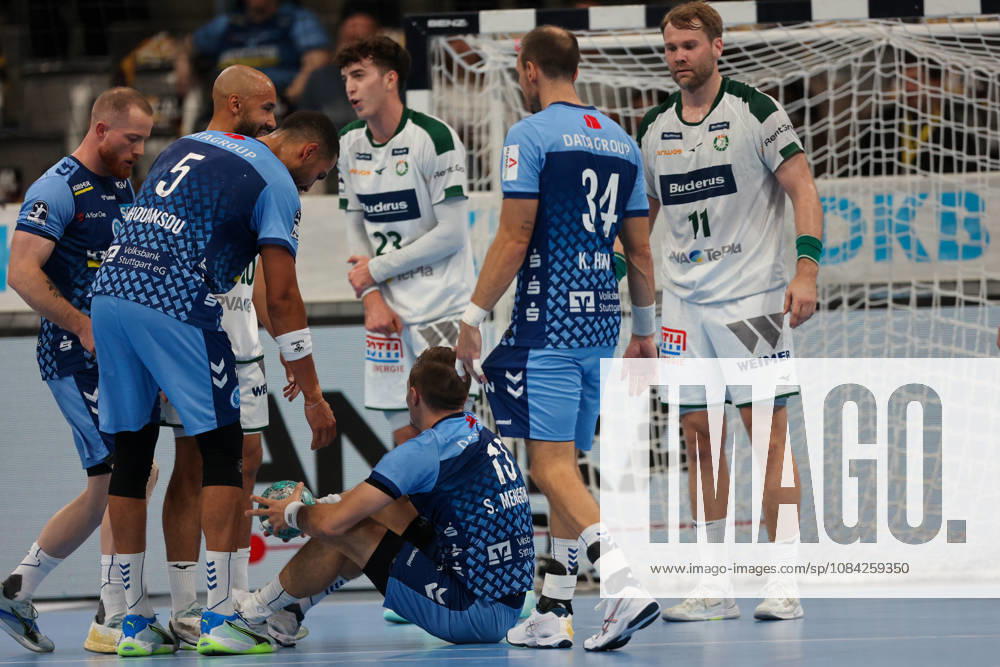 Simone Mengon (TVB Stuttgart, 15) liegt nach einem Foul am Boden GER, TVB Stuttgart vs. HSG Wetzlar, Handball, Opel Handball-Bundesliga, 8. Spieltag, Spielzeit 2026 2027, 08.10.2026 GER, TVB Stuttgart vs. HSG Wetzlar, Handball, Opel Handball-Bundesliga, 8. Spieltag, Spielzeit 2026 2027, 08.10.2026 Stuttgart