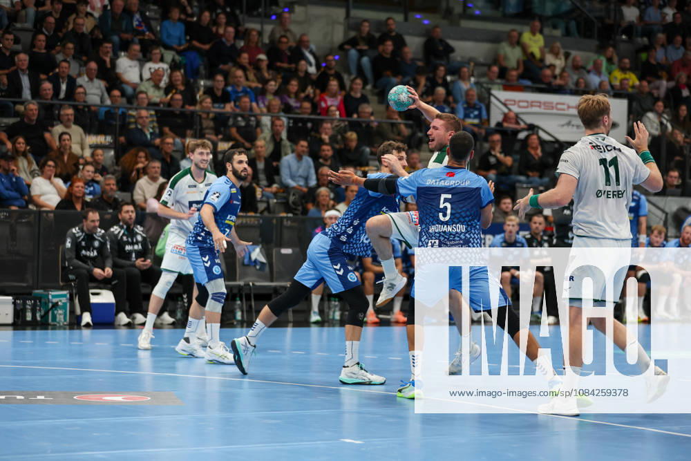 Dominik Mappes (HSG Wetzlar, 7) beim Wurf GER, TVB Stuttgart vs. HSG Wetzlar, Handball, Opel Handball-Bundesliga, 8. Spieltag, Spielzeit 2026 2027, 08.10.2026 GER, TVB Stuttgart vs. HSG Wetzlar, Handball, Opel Handball-Bundesliga, 8. Spieltag, Spielzeit 2026 2027, 08.10.2026 Stuttgart