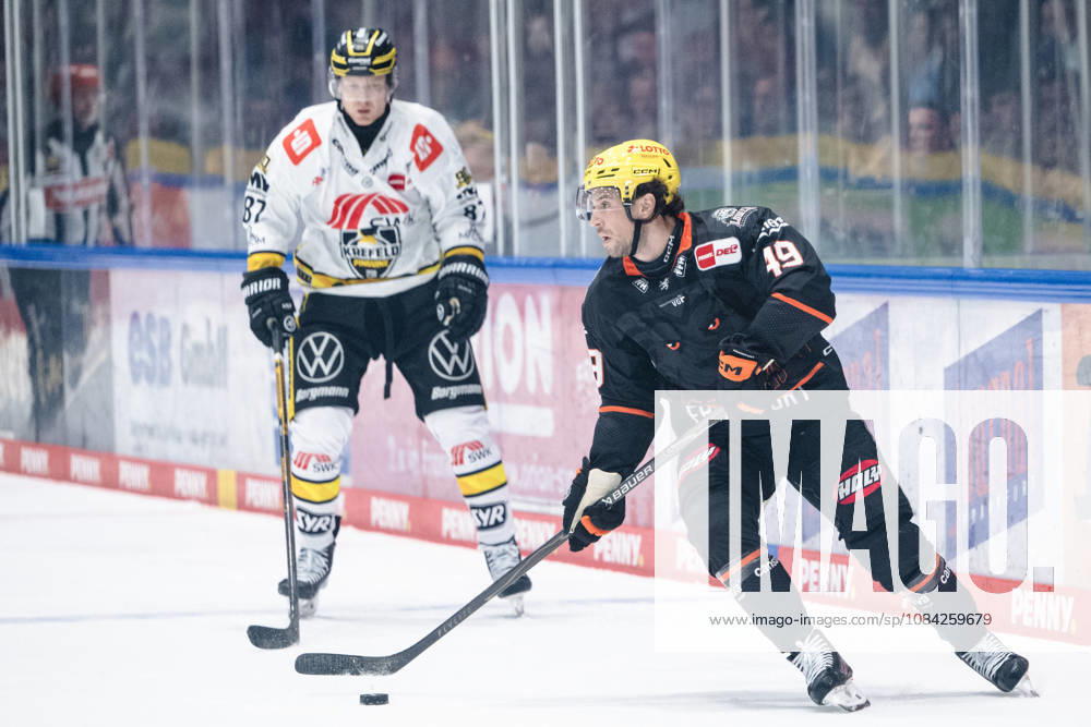 Michael Joyaux (Loewen Frankfurt, 49) GER, Loewen Frankfurt vs. Krefeld Pinguine, Eishockey, PENNY DEL, 7. Spieltag, Spielzeit 2026 2027, 08.10.2026 GER, Loewen Frankfurt vs. Krefeld Pinguine, Eishockey, PENNY DEL, 7. Spieltag, Spielzeit 2026 2027, 08.10.2026 Frankfurt am Main