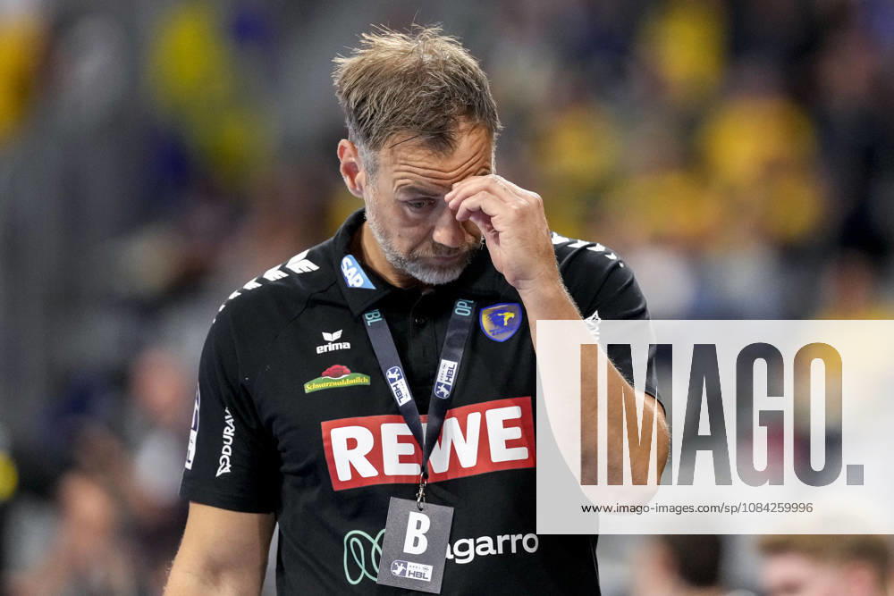 Maik Machulla (Trainer, Cheftrainer, RNL), Einzelbild, Einzelfoto, Aktion, Action, enttäuscht schauend, Enttäuschung, Frustration, disappointed, pessimistisch, 08.10.2026, Mannheim (Deutschland), Handball, Bundesliga, Rhein-Neckar Löwen - ThSV Eisenach