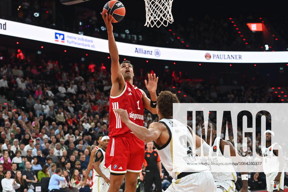 Oscar DA SILVA (FCB), Aktion,Zweikampf gegen Kessler EDWARDS (Bologna). Basketball Euro League,Saison 2026 2027, FC Bayern Muenchen - Virtus Bologna am 08.10.2026 , S A P G A R D EN