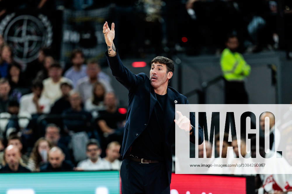 Alex Mumbru (Head Coach Virtus Bologna) gestures during the Turkish Airlines EuroLeague match between FC Bayern Muenchen vs. Virtus Bologna at SAP Garden on round 4 of Turkish Airlines EuroLeague on October 08, 2026 in Munich, Germany. Bavaria Germany