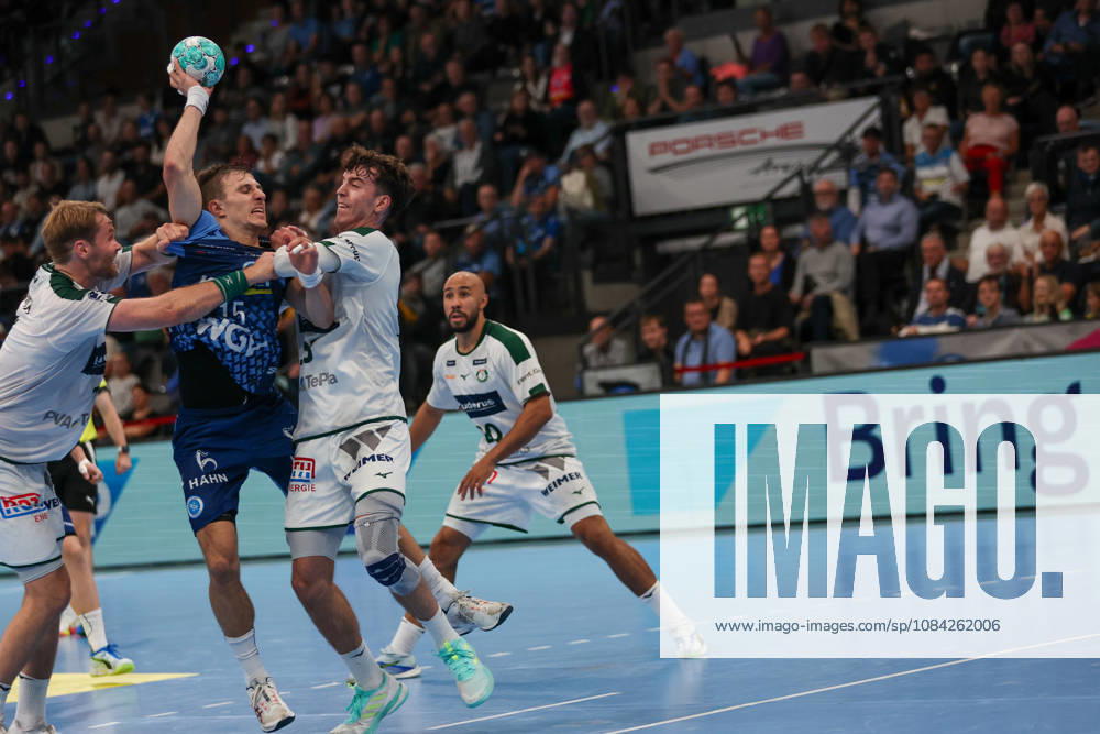 Simone Mengon (TVB Stuttgart, 15) beim Wurf GER, TVB Stuttgart vs. HSG Wetzlar, Handball, Opel Handball-Bundesliga, 8. Spieltag, Spielzeit 2026 2027, 08.10.2026 GER, TVB Stuttgart vs. HSG Wetzlar, Handball, Opel Handball-Bundesliga, 8. Spieltag, Spielzeit 2026 2027, 08.10.2026 Stuttgart