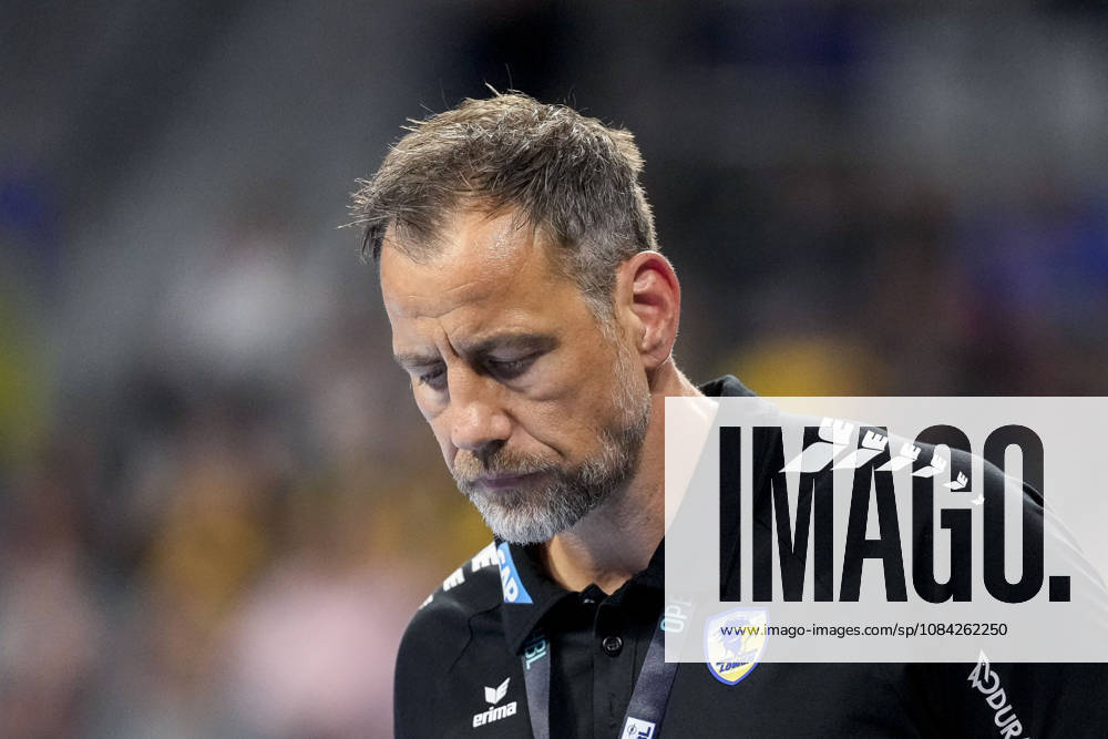 Maik Machulla (Trainer, Cheftrainer, RNL), Einzelbild, Einzelfoto, Aktion, Action, enttäuscht schauend, Enttäuschung, Frustration, disappointed, pessimistisch, 08.10.2026, Mannheim (Deutschland), Handball, Bundesliga, Rhein-Neckar Löwen - ThSV Eisenach