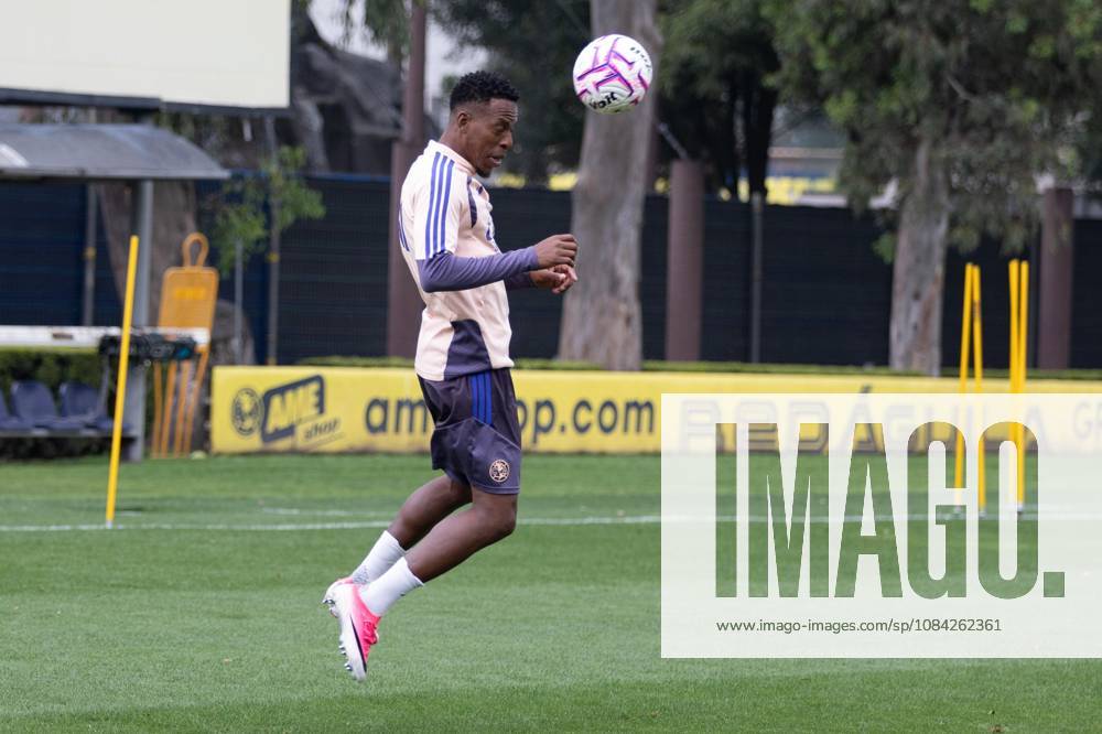 TO-45404 & x2013; Mexico City. October 8, 2026. Cristian Borja during a training session for the Club America soccer team at their Coapa facilities in Mexico City. Clasos.com.mx Sports News - October 8, 2026 - ZUMAcs4_ 20261008_faa_cs4_005