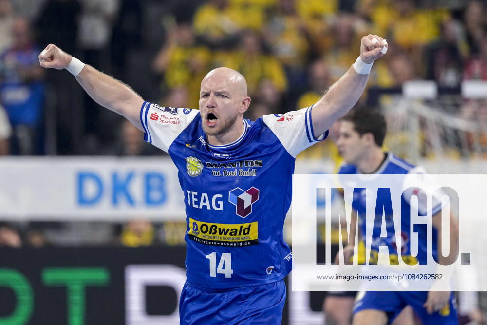 Torschütze Peter Walz (ThSV, 14), Spieler vom ThSV Eisenach, jubelt über ein Tor, Jubel, jubeln, Torjubel, Torerfolg, celebrate the goal, goal, celebration, jubelt ueber das Tor, Freuen, Freude, freut sich, optimistisch, positiv, Spielszene, Highlight, Einzelbild, Einzelfoto, Aktion, Action, 08.10.2026, Mannheim (Deutschland), Handball, Bundesliga, Rhein-Neckar Löwen - ThSV Eisenach