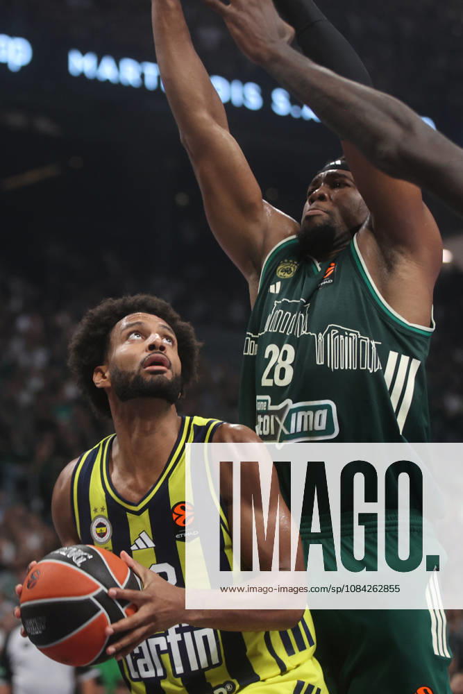 Panatinaikos AKTOR v Fenerbahce Tarfin - EuroLeague ATHENS, GREECE - OCTOBER 8: Braxton Key (L) of Fenerbahce Tarfin in action against Guerchon Yabusele (28) of Panathinaikos AKTOR during the EuroLeague Week 4 match between Panathinaikos AKTOR and Fenerbahce Tarfin at OAKA Sports Hall in Athens, Greece, on October 8, 2026. Ayhan Mehmet Anadolu Athens Greece. Editorial use only. Please get in touch for any other usage.