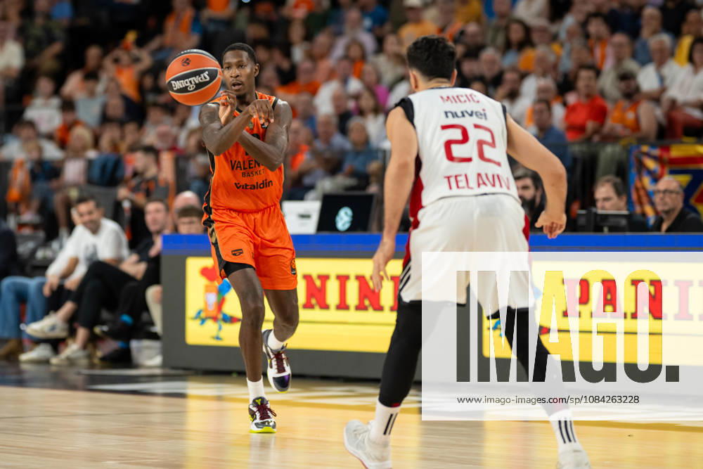 EuroLeague Round 4 match between Valencia Basket and Hapoel IBI Tel Aviv Omari Moore of Valencia Basket in action during the EuroLeague Round 4 match between Valencia Basket and Hapoel IBI Tel Aviv at Roig Arena, (Valencia ) on October 08, 2026.