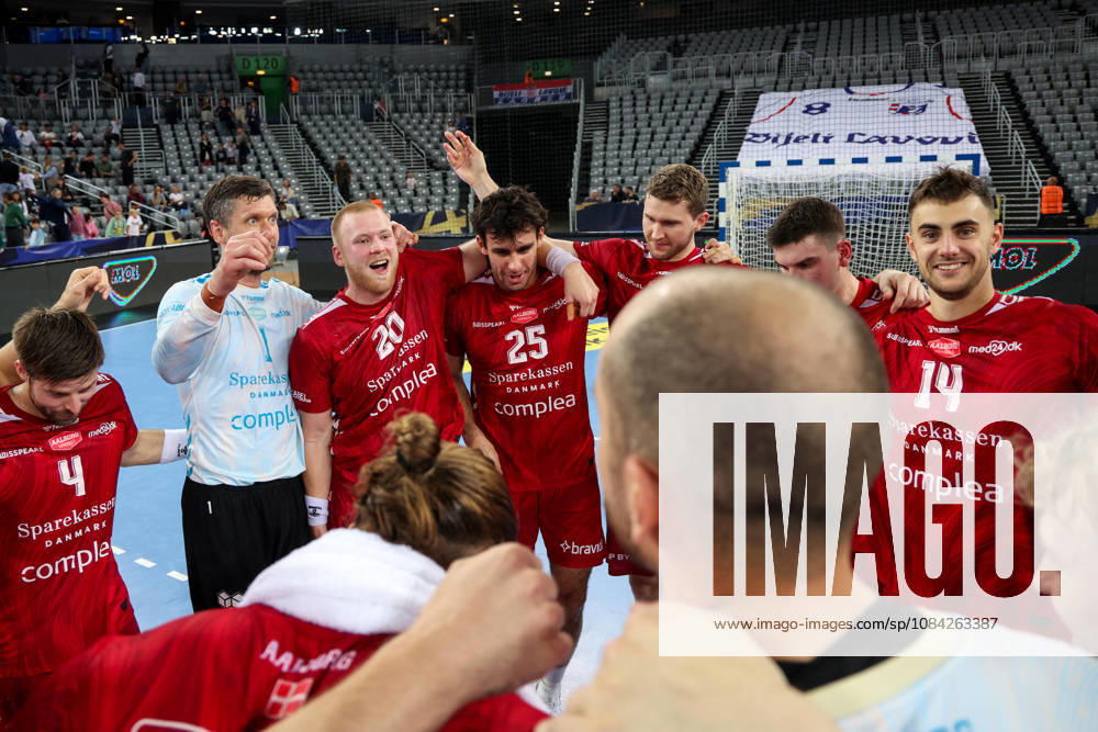 HC Zagreb v Aalborg Handbold - EHF Champions League Men Group Phase - Group C ZAGREB, CROATIA - OCTOBER 8: Patrick Wiesmach Larsen, Niklas Landin, Felix Moller, Marinus Munk, Magnus Landin and Mads Hoxer of Aalborg Handbold celebrate after a win during the EHF Champions League match between HC Zagreb and Aalborg Handbold at Arena Zagreb on October 8, 2026 in Zagreb, Croatia. IgorxKralj PIXSELL