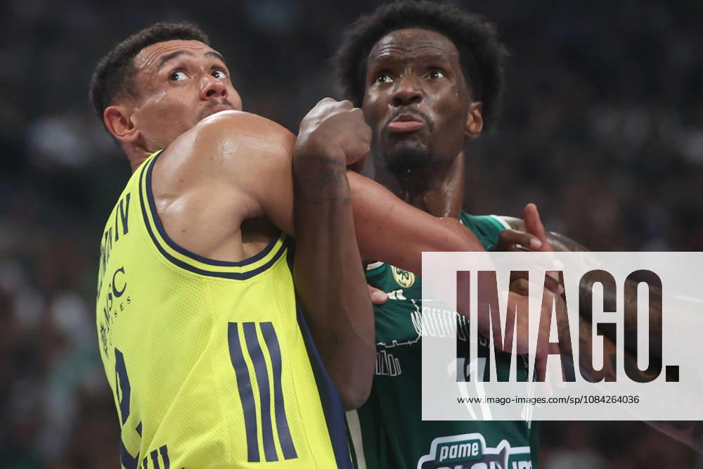 Panatinaikos AKTOR v Fenerbahce Tarfin - EuroLeague ATHENS, GREECE - OCTOBER 8: Wade Baldwin IV of Fenerbahce Tarfin in action against Nigel Hayes of Panatinaikos AKTOR during the EuroLeague Week 4 match between Panathinaikos AKTOR and Fenerbahce Tarfin at OAKA Sports Hall in Athens, Greece, on October 8, 2026. Ayhan Mehmet Anadolu Athens Greece. Editorial use only. Please get in touch for any other usage.