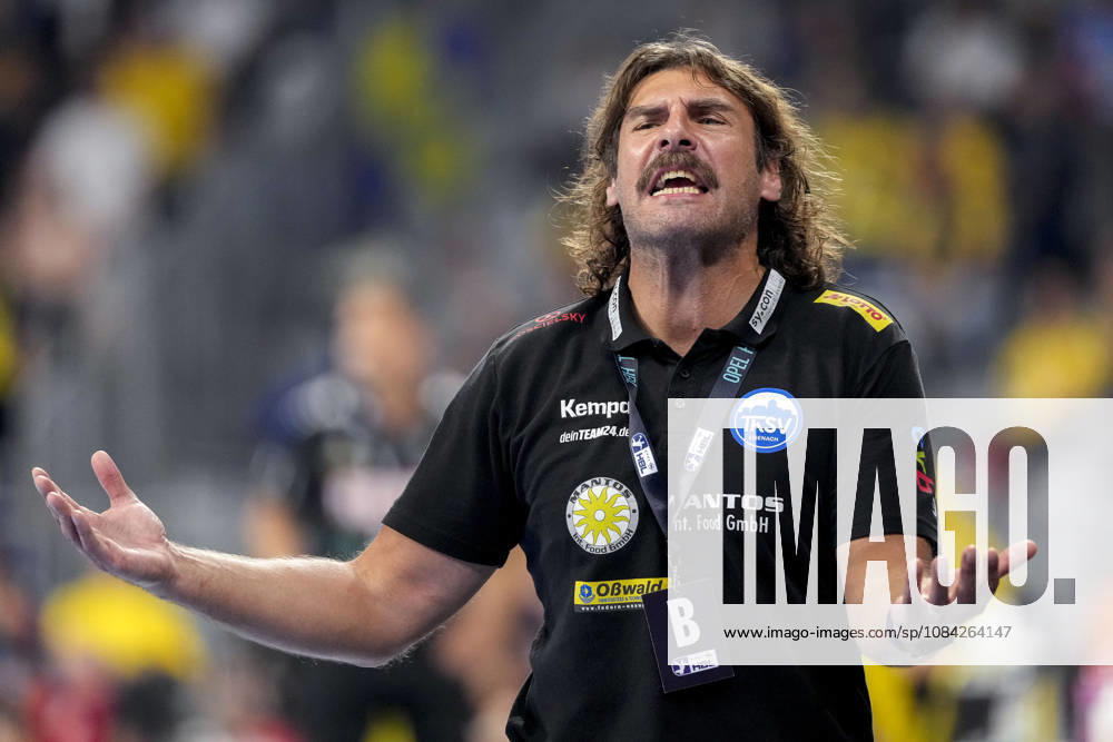 Sebastian Hinze (Trainer, Cheftrainer, ThSV), gibt Anweisungen, gestikuliert, mit den Armen gestikulieren, Einzelbild, Einzelfoto, Aktion, Action, 08.10.2026, Mannheim (Deutschland), Handball, Bundesliga, Rhein-Neckar Löwen - ThSV Eisenach
