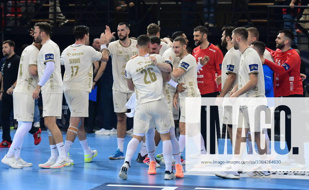 EHF CHAMPIONS LEAGUE. Players of HC Orlen Wisla Plock celebrate after winning the EHF Champiosn League group phase match between HC Vardar and HC Orlen Wisla Plock in Skopje, North Macedonia, October 19 2026.IMAGo PETR STOJANOVSKI