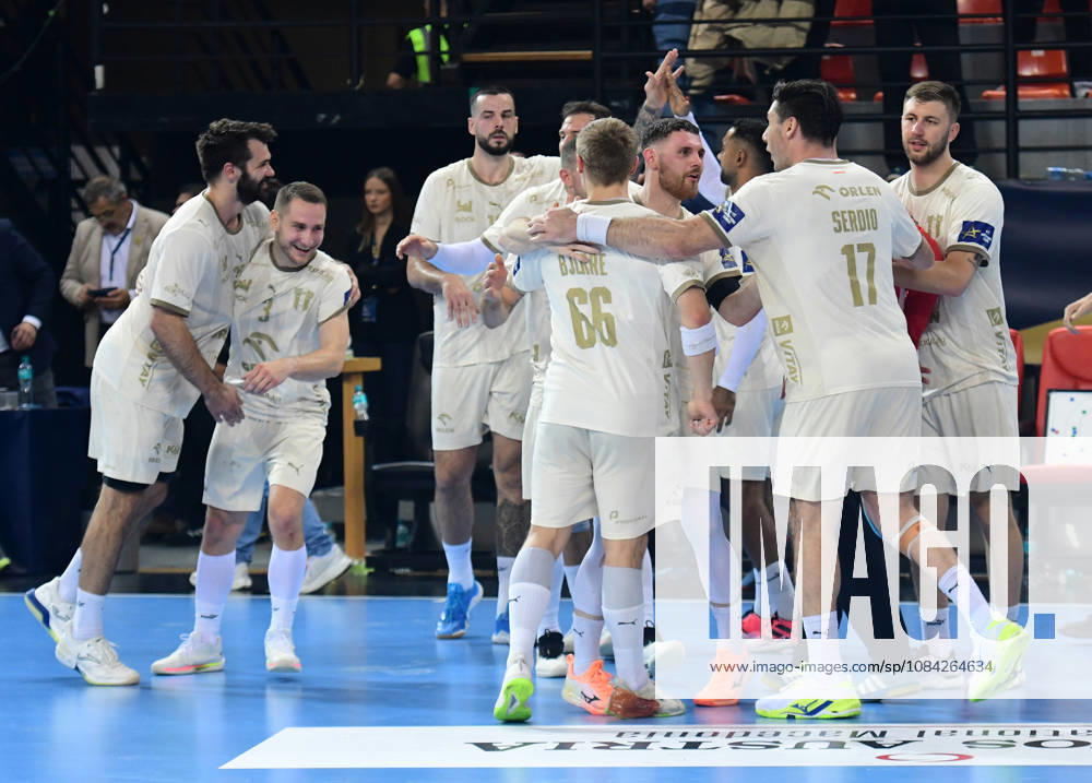 EHF CHAMPIONS LEAGUE. Players of HC Orlen Wisla Plock celebrate after winning the EHF Champiosn League group phase match between HC Vardar and HC Orlen Wisla Plock in Skopje, North Macedonia, October 19 2026.IMAGo PETR STOJANOVSKI