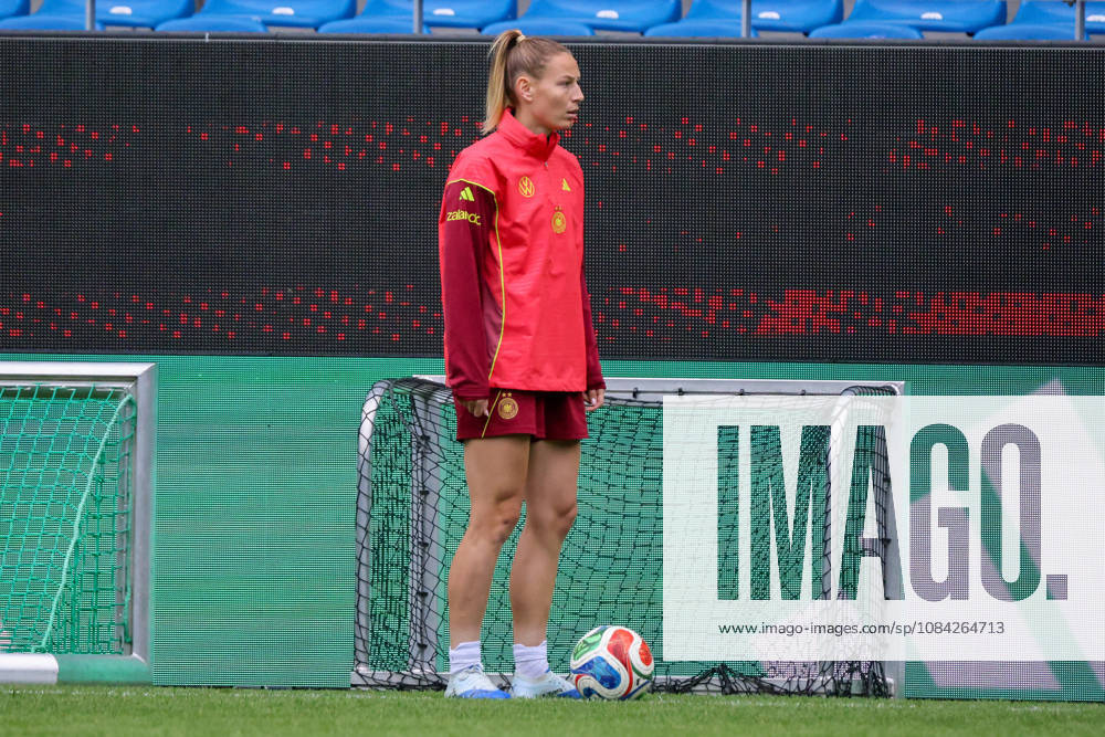 Karlsruhe, Deutschland: 08.10.2026 - Deutsche Fußballnationalmannschaft der Frauen - Abschlusstraining - Testspiel Deutschland vs. Australien Im Bild: Sarai Linder (Deutschland)