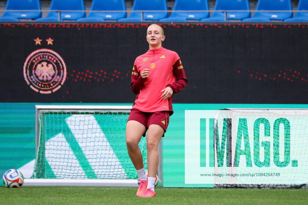 Karlsruhe, Deutschland: 08.10.2026 - Deutsche Fußballnationalmannschaft der Frauen - Abschlusstraining - Testspiel Deutschland vs. Australien Im Bild: Luzie Zähringer Zaehringer (Deutschland)