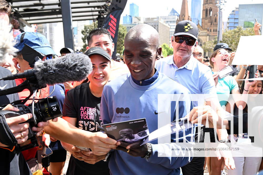 ELIUD KIPCHOGE MELBOURNE MARATHON OP, Elite marathon athlete Eliud Kipchoge during a fan event ahead of the Melbourne Marathon, in Melbourne, Friday, October 9, 2026. ( NO ARCHIVING MELBOURNE VICTORIA Australia