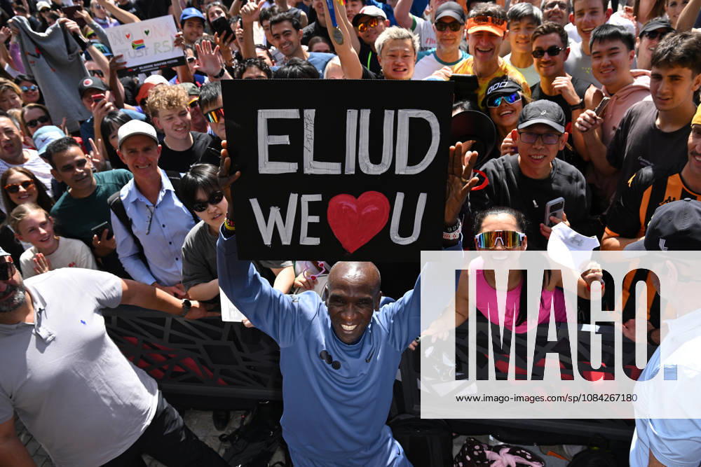 ELIUD KIPCHOGE MELBOURNE MARATHON OP, Elite marathon athlete Eliud Kipchoge during a fan event ahead of the Melbourne Marathon, in Melbourne, Friday, October 9, 2026. ( NO ARCHIVING MELBOURNE VICTORIA Australia