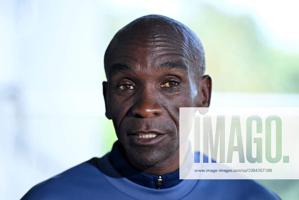 ELIUD KIPCHOGE MELBOURNE MARATHON OP, Elite marathon athlete Eliud Kipchoge speaks to media at a door stop during a fan event ahead of the Melbourne Marathon, in Melbourne, Friday, October 9, 2026. ( NO ARCHIVING MELBOURNE VICTORIA Australia