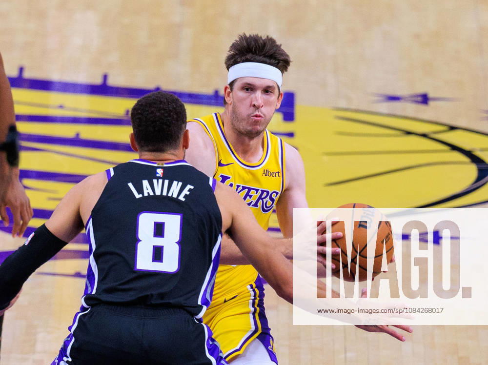 Austin Reaves 15 of the Los Angeles Lakers is defended by Zach LaVine 8 of the Sacramento Kings during a preseason NBA, Basketball Herren, USA game on Thursday October 8, 2026 at Crypto.com Arena in Los Angeles, California. JAVIER ROJAS PI Los Angeles USA - ZUMAp124 20261008_zaa_p124_014