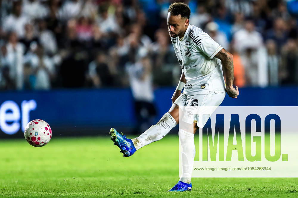 SoO PAULO (SP), BRAZIL OCTOBER 10: Santos player Neymar Jr. during the match between Santos and Flamengo in the 2026 Brazilian Championship at Vila Belmiro Stadium in Santos (SP), Brazil, on Thursday, October 10, 2026., Credit:Marco Miatelo Avalon