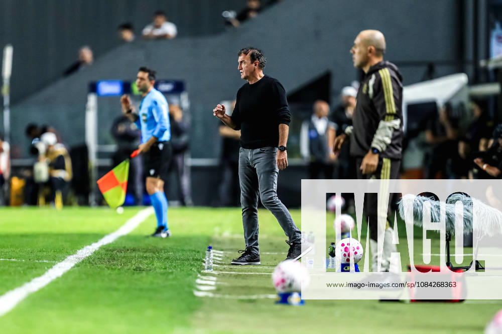SoO PAULO (SP), BRAZIL OCTOBER 10: Santos head coach Cuca during the match between Santos and Flamengo in the 2026 Brazilian Championship at Vila Belmiro Stadium in Santos (SP), Brazil, on Thursday, October 10, 2026., Credit:Marco Miatelo Avalon