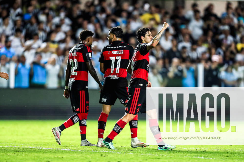 SoO PAULO (SP), BRAZIL OCTOBER 10: Flamengo player Pedro during the match between Santos and Flamengo in the 2026 Brazilian Championship at Vila Belmiro Stadium in Santos (SP), Brazil, on Thursday, October 10, 2026., Credit:Marco Miatelo Avalon
