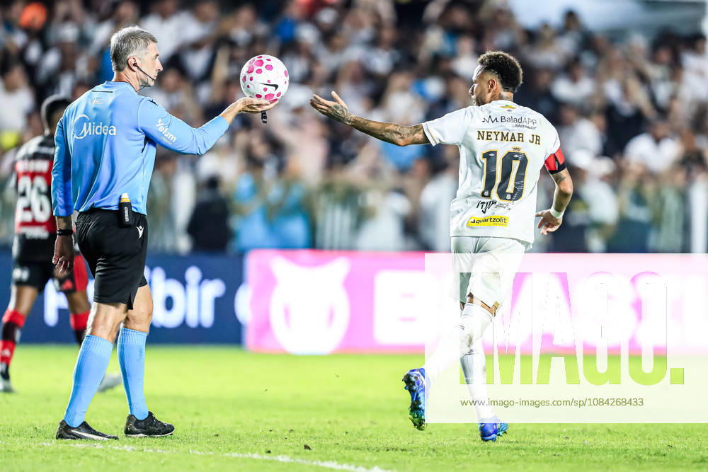 SoO PAULO (SP), BRAZIL OCTOBER 10: Santos player Neymar Jr. during the match between Santos and Flamengo in the 2026 Brazilian Championship at Vila Belmiro Stadium in Santos (SP), Brazil, on Thursday, October 10, 2026., Credit:Marco Miatelo Avalon