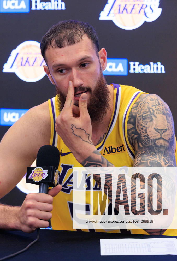 Sandro Mamukelashvili 54 of the Los Angeles Lakers during a press conference, PK, Pressekonferenz after winning a preseason NBA, Basketball Herren, USA game against the Sacramento Kings on Thursday October 8, 2026 at Crypto.com Arena in Los Angeles, California. Lakers defeat Kings, 114 -110. JAVIER ROJAS PI Los Angeles USA - ZUMAp124 20261008_zaa_p124_033