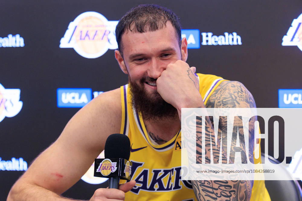 Sandro Mamukelashvili 54 of the Los Angeles Lakers during a press conference, PK, Pressekonferenz after winning a preseason NBA, Basketball Herren, USA game against the Sacramento Kings on Thursday October 8, 2026 at Crypto.com Arena in Los Angeles, California. Lakers defeat Kings, 114 -110. JAVIER ROJAS PI Los Angeles USA - ZUMAp124 20261008_zaa_p124_034