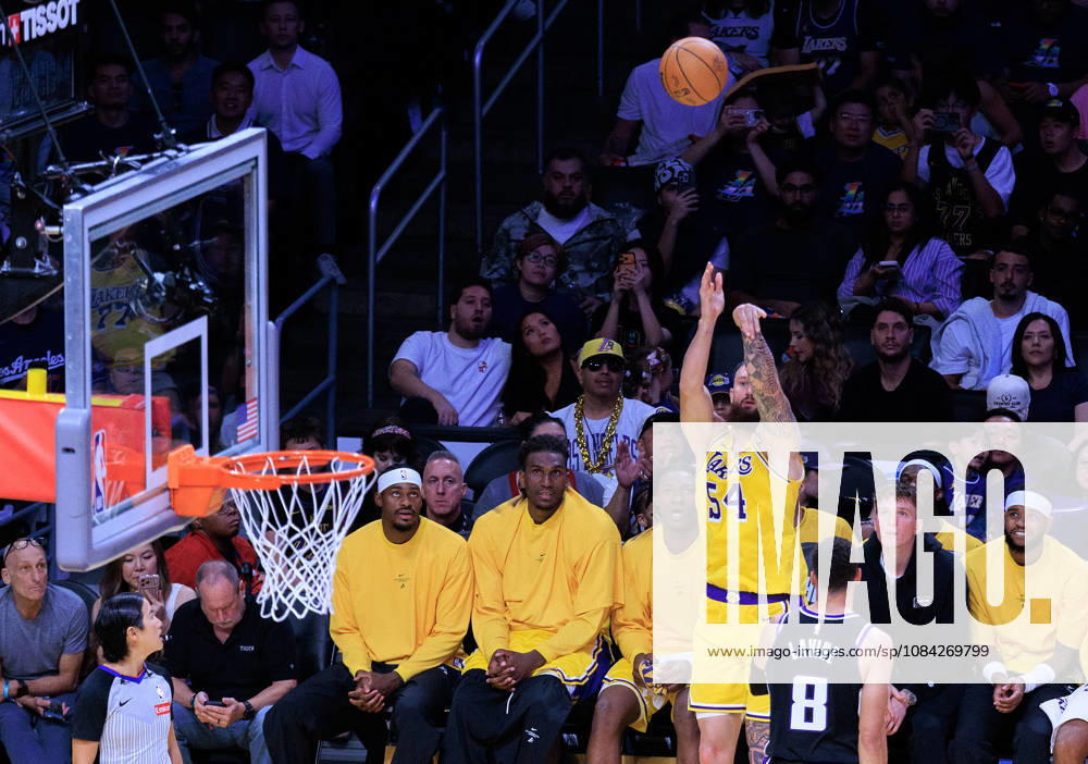 Sandro Mamukelashvili 54 of the Los Angeles Lakers during a preseason NBA, Basketball Herren, USA game against the Sacramento Kings on Thursday October 8, 2026 at Crypto.com Arena in Los Angeles, California. Lakers defeat Kings, 114 -110. JAVIER ROJAS PI Los Angeles USA - ZUMAp124 20261008_zaa_p124_041