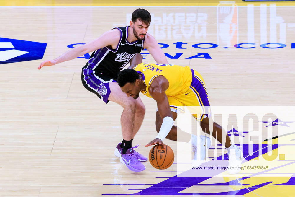 Bronny James 9 of the Los Angeles Lakers is guarded by Alex Karaban 33 of the Sacramento Kings during a preseason NBA, Basketball Herren, USA game on Thursday October 8, 2026 at Crypto.com Arena in Los Angeles, California. Lakers defeat Kings, 114 -110. JAVIER ROJAS PI Lakers Vs. Kings - ZUMAp124 20261008_zaa_p124_051